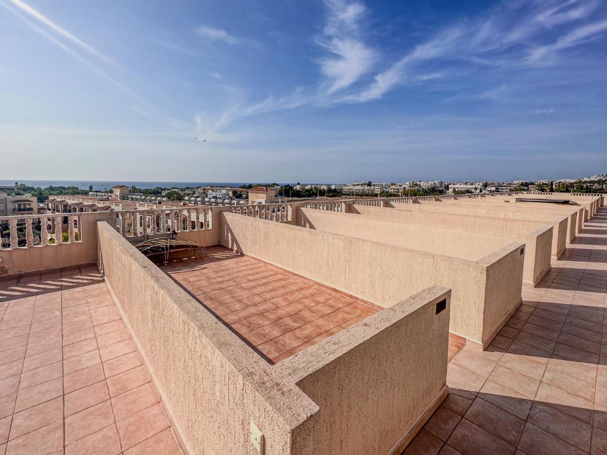 Royal Seacrest Crown-Jewel, 2B, Pools, Sea, Center Apartamento Pafos Exterior foto