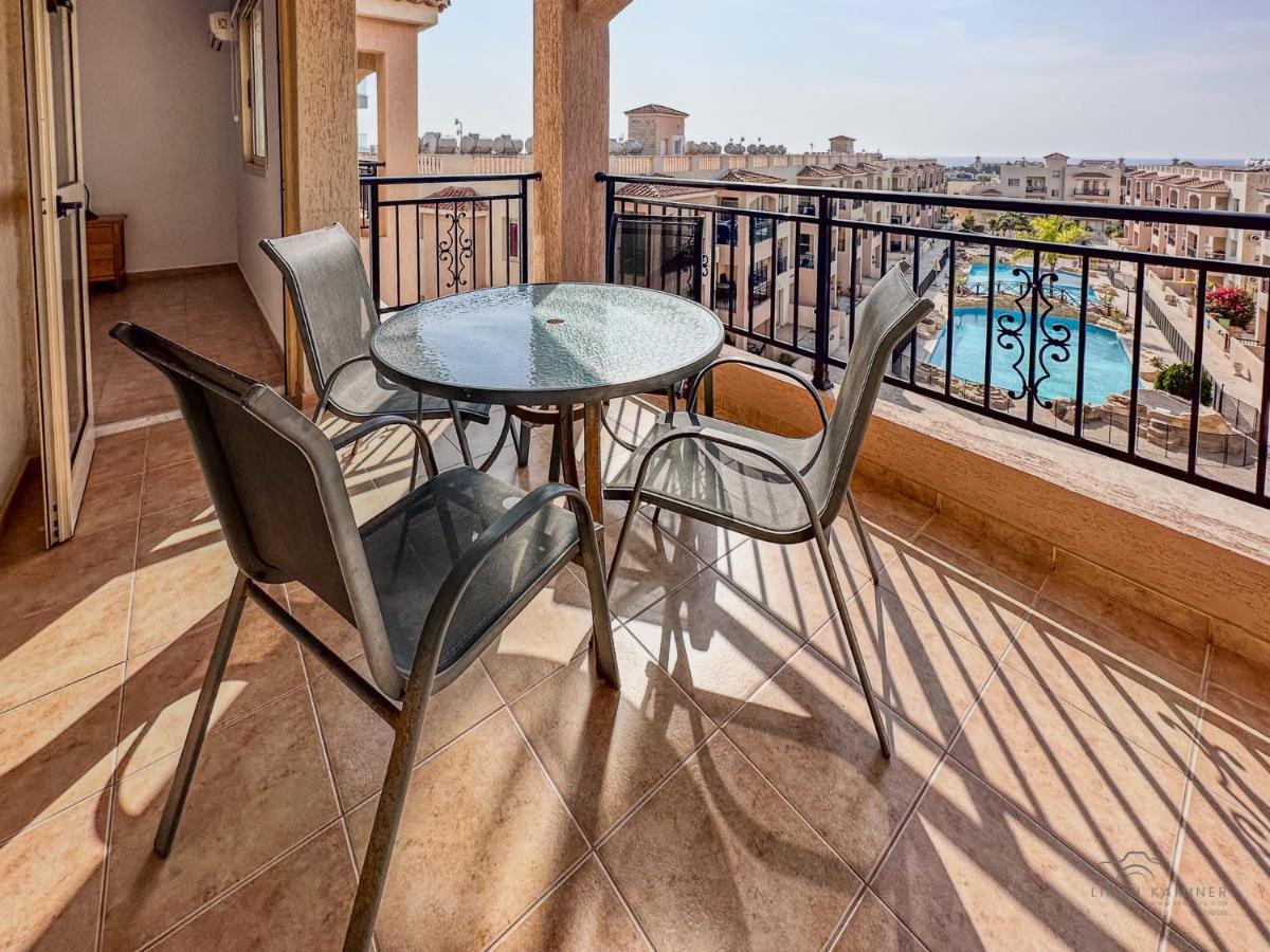 Royal Seacrest Crown-Jewel, 2B, Pools, Sea, Center Apartamento Pafos Exterior foto