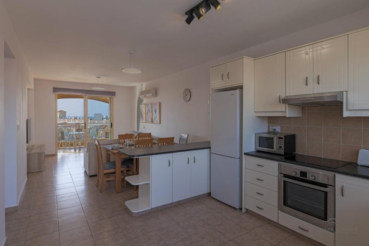 Royal Seacrest Crown-Jewel, 2B, Pools, Sea, Center Apartamento Pafos Exterior foto