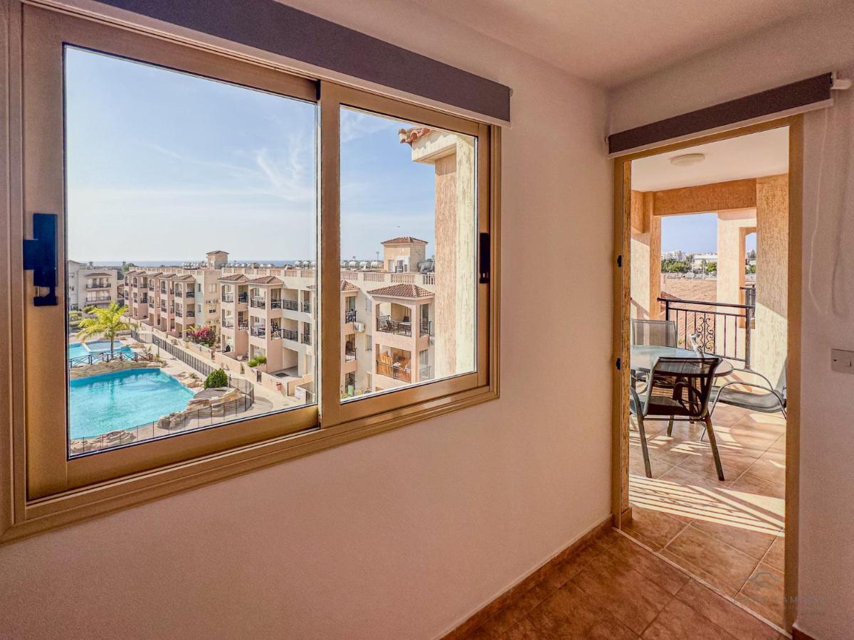 Royal Seacrest Crown-Jewel, 2B, Pools, Sea, Center Apartamento Pafos Exterior foto